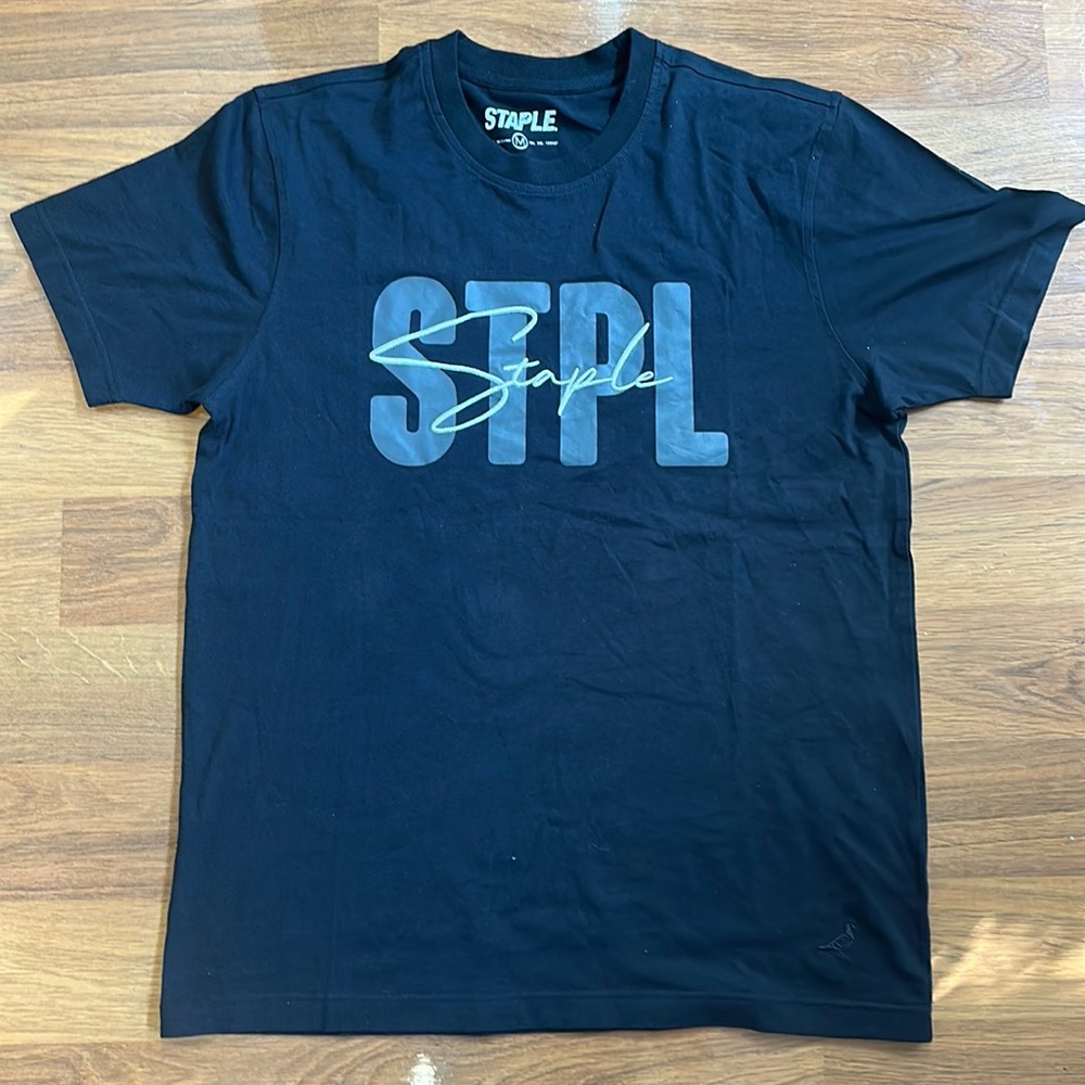 Staple T-shirt in great condition! Hardly ever worn! (Size-M)